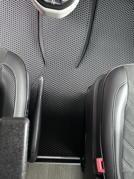 Ева килимки в салон для Volkswagen Transporter T5 / T6 2004-2020 ( з вухом на перемичці та між сидіннями ) килимки 2637393497 фото