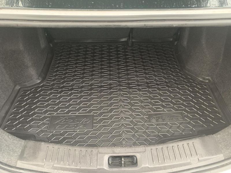 Килимок в багажник гумовий для Ford Fiesta USA sedan/ Форд Фієста 2010-2016 111898 фото