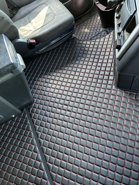 Коврики в салон Экокожа для Iveco Stralis 2002-2007 2582123691 фото