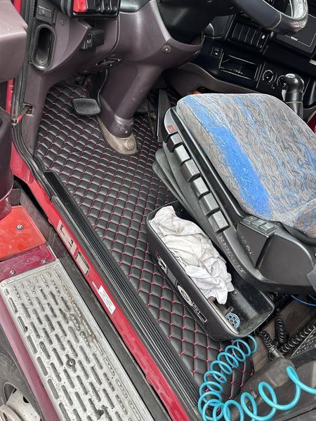 Килимки в салон Екошкіра для Renault Magnum МКПП Широка кабіна 11862 фото