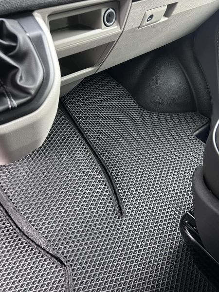 Ева килимки в салон для Volkswagen Transporter T5 / T6 2004-2020 ( з вухом на перемичці та між сидіннями ) килимки 2637392500 фото